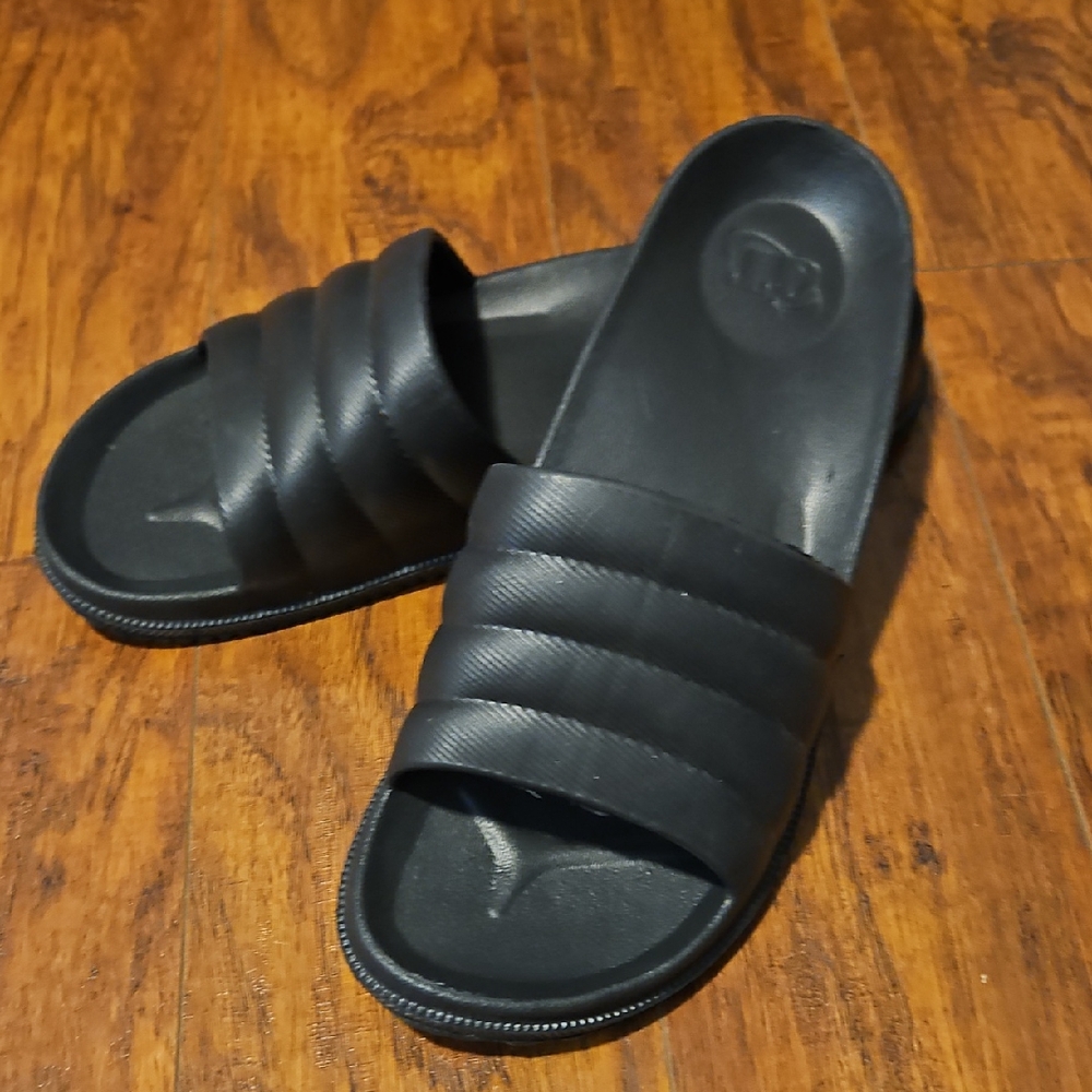 QT Black Slide Sandals